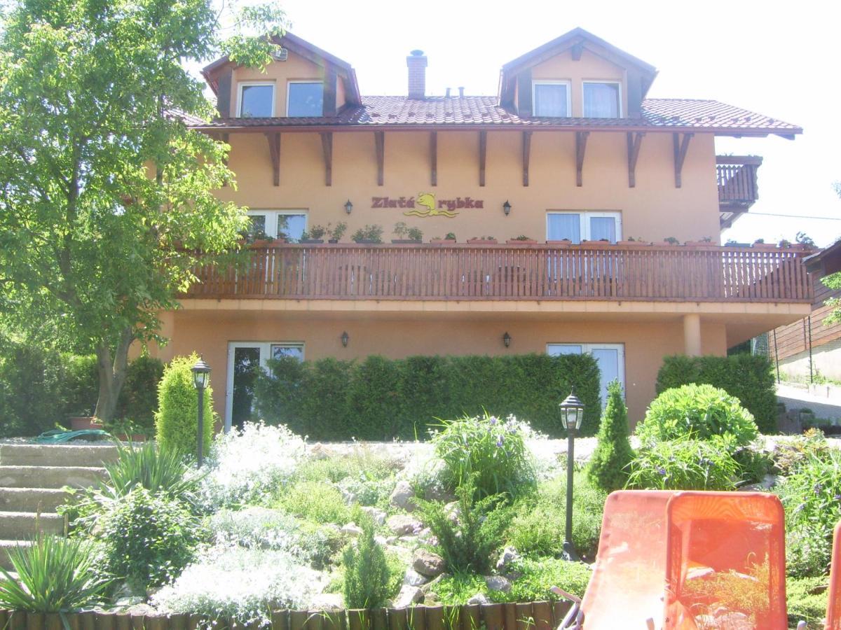 Penzion Zlatá rybka Podhájska Exterior foto